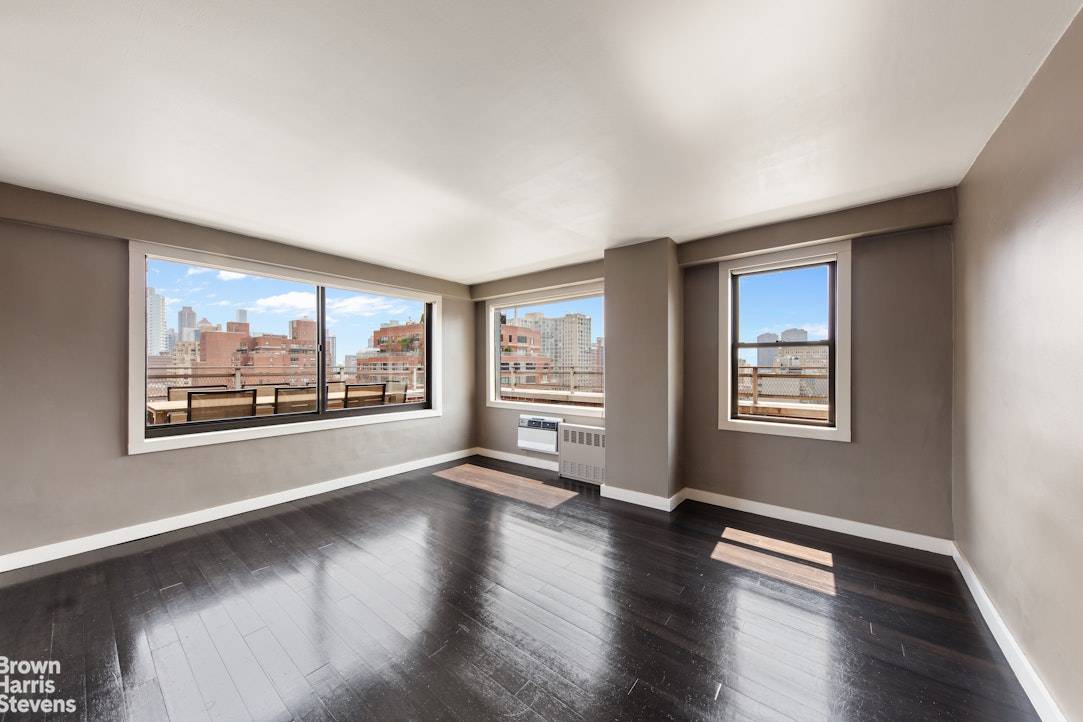 This exceptional, sun soaked one bedroom, one bathroom apartment is ideally located in the vibrant Gramercy North neighborhood.