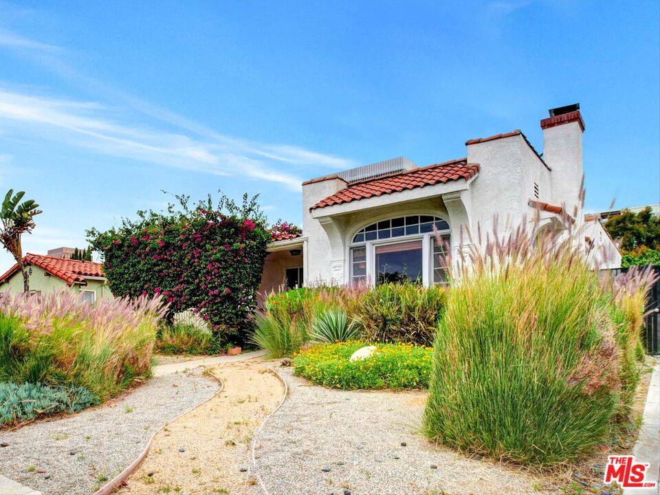 6171   Barrows Dr 3BR Beverly Grove La