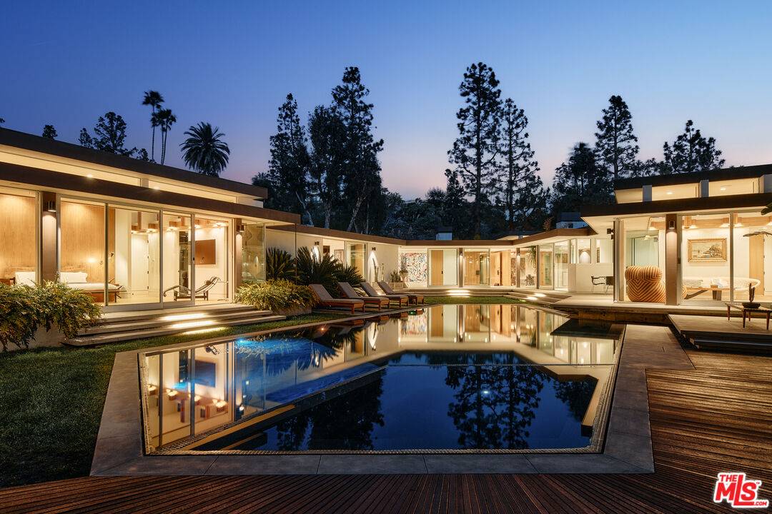 1061 Loma Vista Dr 6.0 Beverly Hills Post Office | B.H.P.O. LA