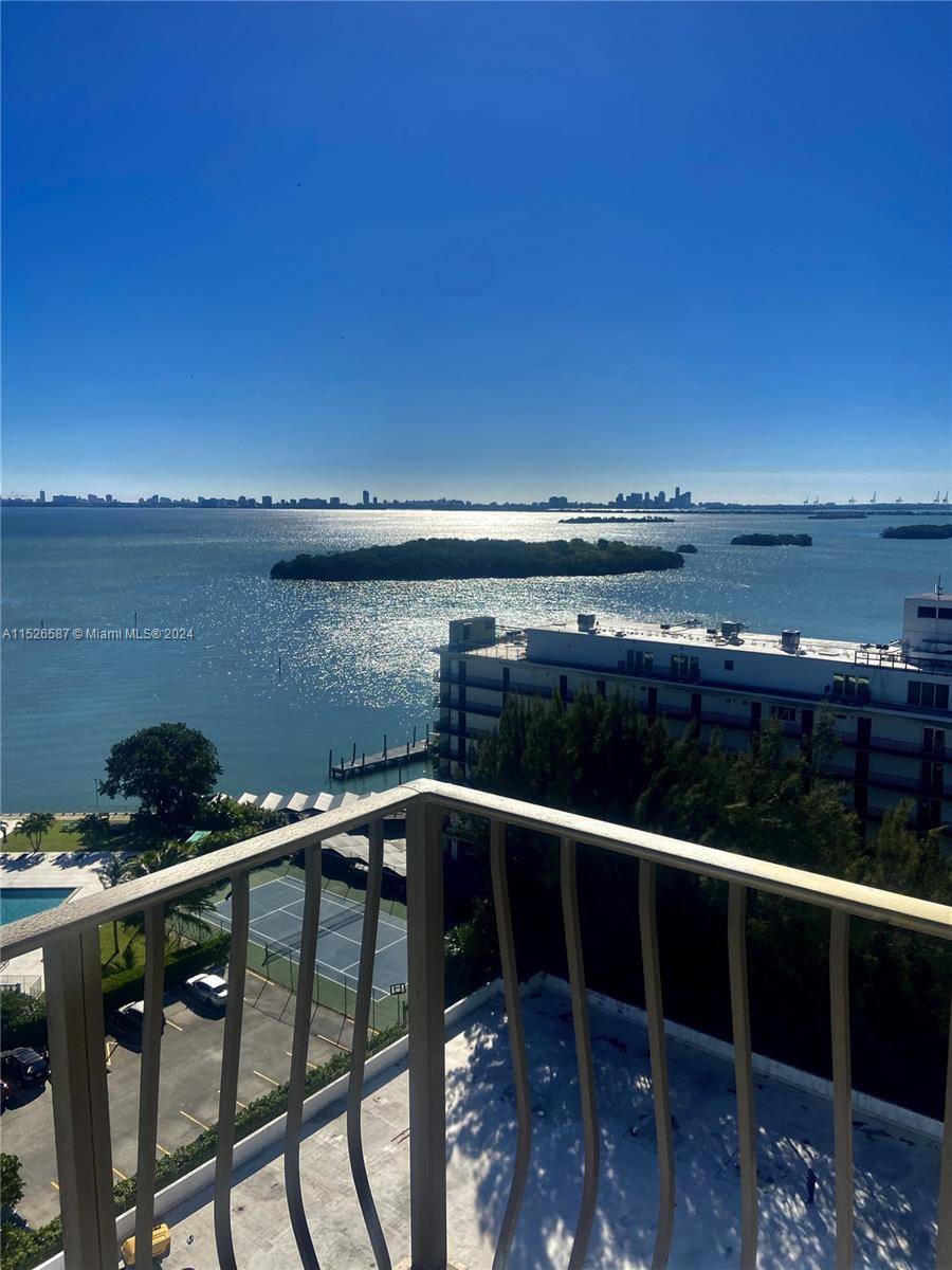Palm Bay Watch Club's 14th floor corner unit offers impressive Intracoastal and city views.