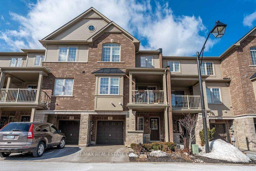 2 Bedroom 1 Den 1 Office Den On main level, 2 Washroom T H, Located In The Desirable Grimsby On The Lake Community.