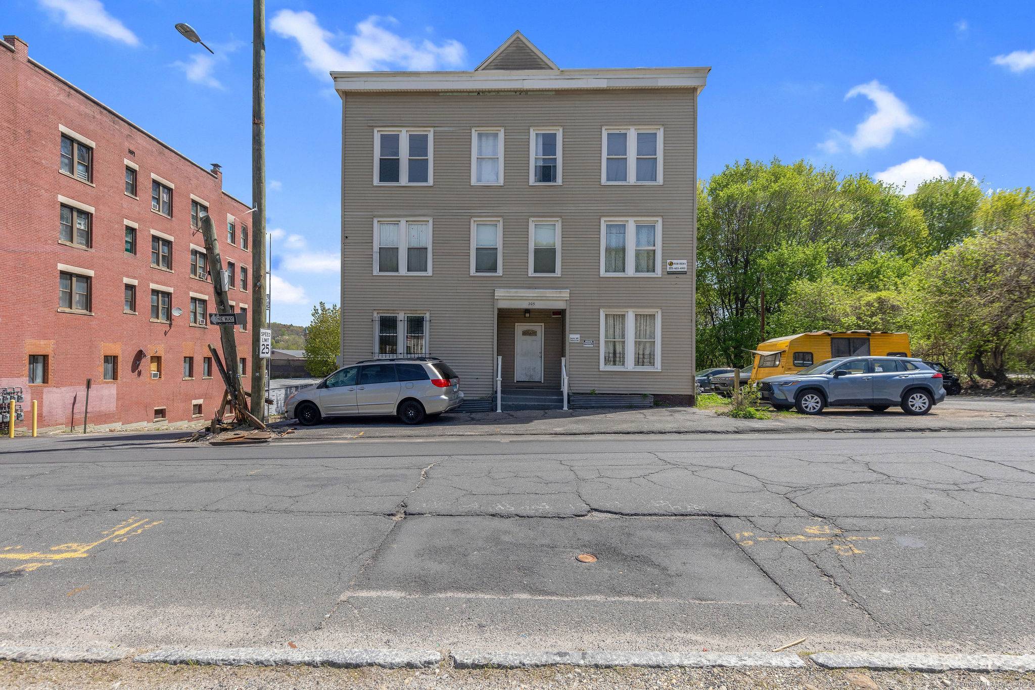 Fantastic investment opportunity that's turn key and cash flowing with 10 ROI and upside !