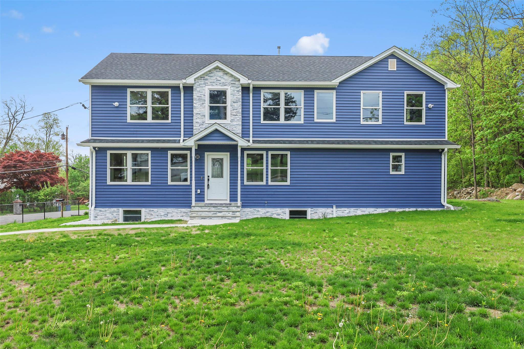 Stunning 8 Bedroom and 5 Full bath Home Just 1 Hour 15 Minutes from NYC !