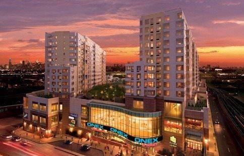 Huge 3Br 3Ba corner unit W Open Floor Plan At Skyview Parc Luxury Condo Complex In Heart Of Flushing.