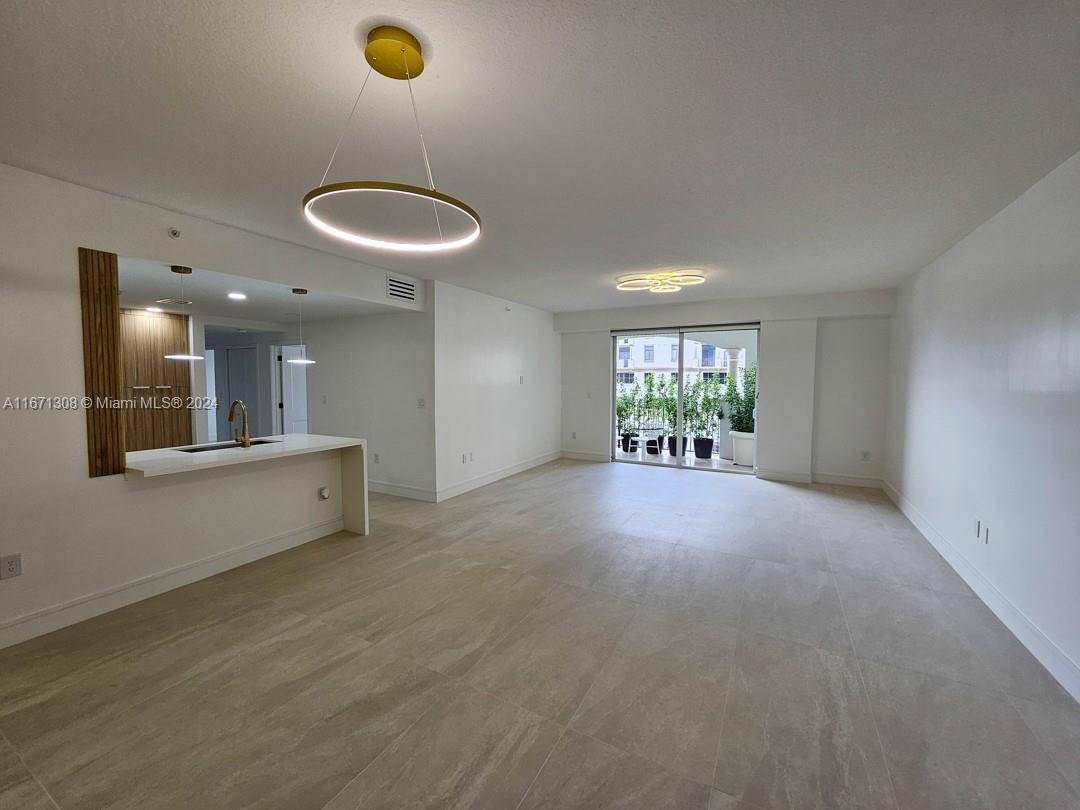 Live in the City Beautiful in this fully renovated penthouse in a prime location !