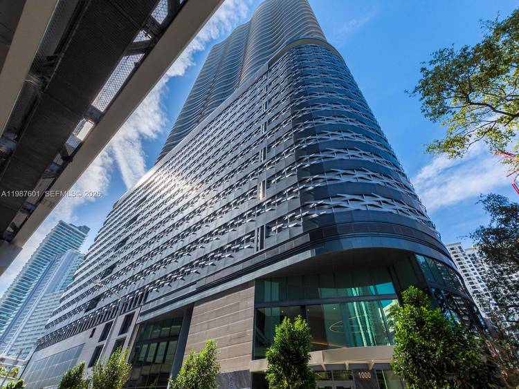 Enjoy the Brickell Lifestyle while living in Brickell's most luxurious skyscraper.