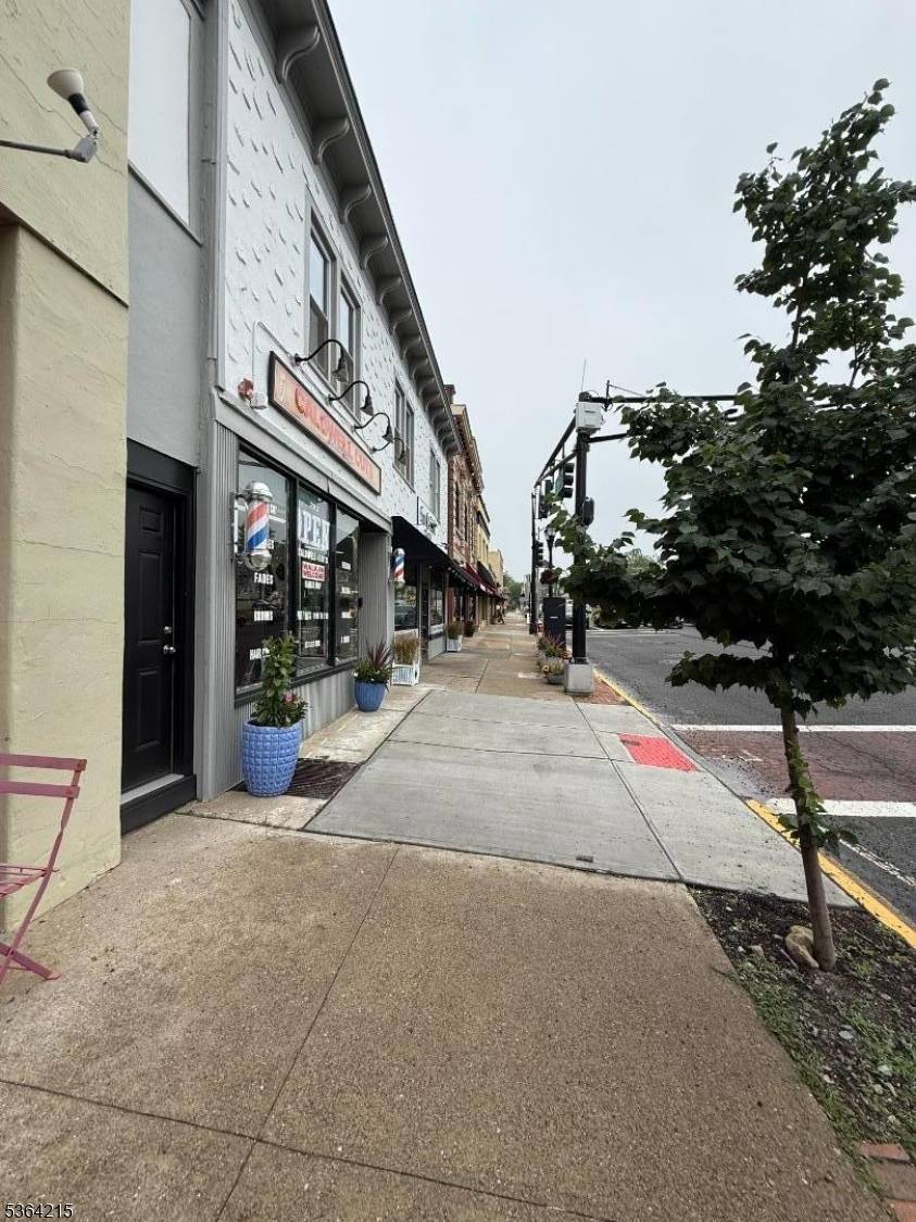 TURNKEY PIZZERIA BUSINESS FOR SALE PRIME CALDWELL LOCATION !