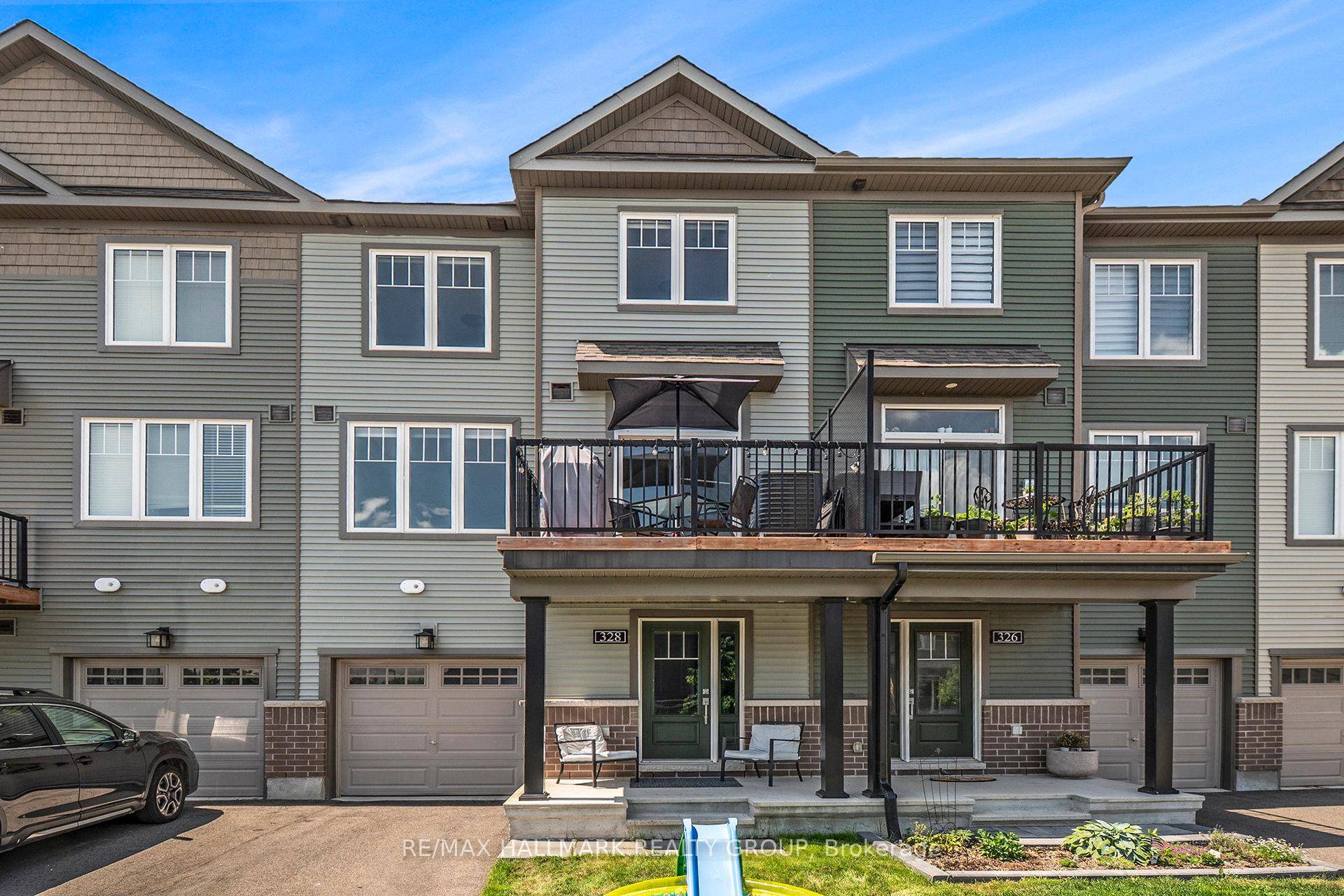 Nestled in the sought after Avalon community of Orle ans, this contemporary 3 story freehold townhome offers a harmonious blend of modern design, functionality, and proximity to nature.
