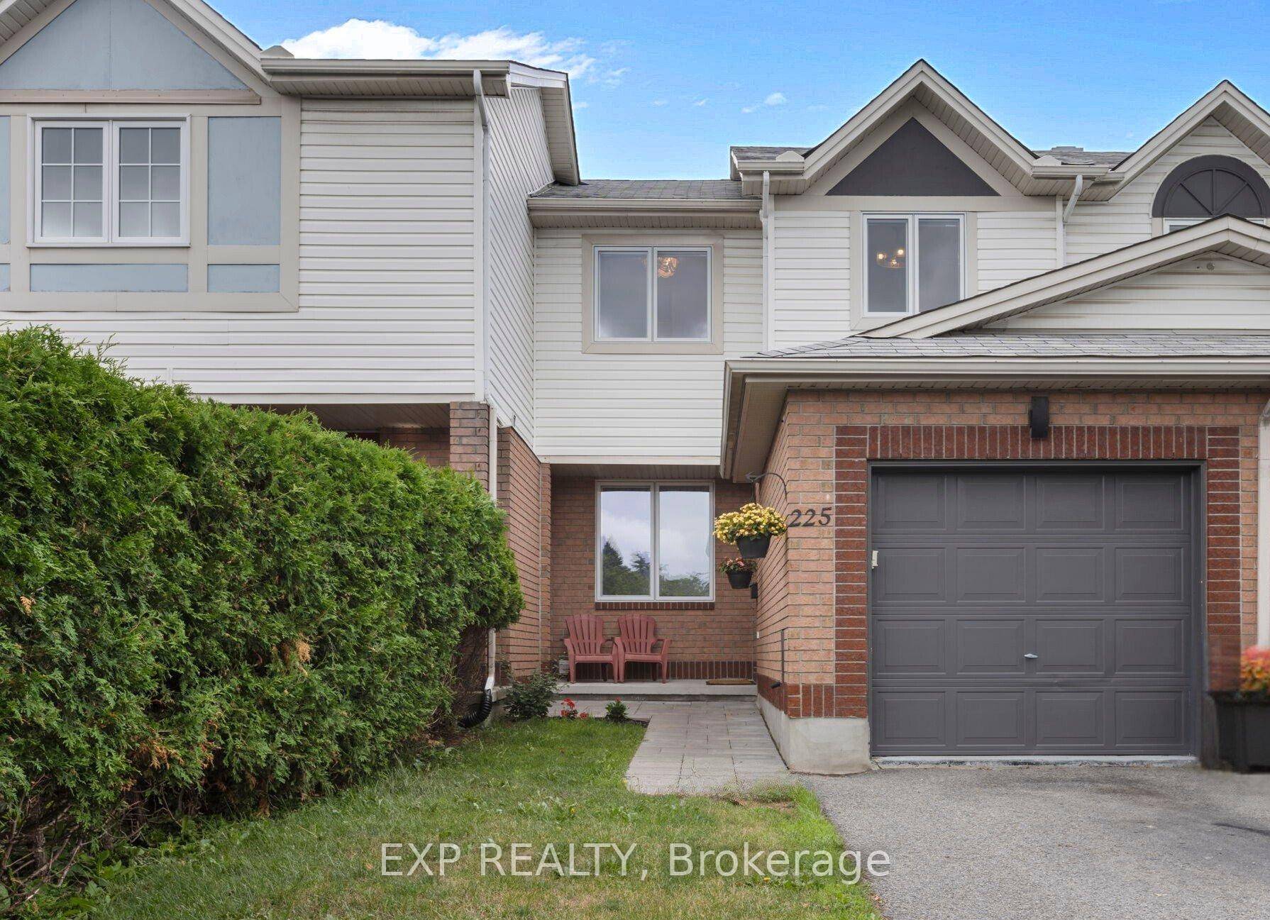UPDATED, MOVE IN READY 3 bedroom freehold townhome ideally located in a family friendly neighbourhood with NO REAR NEIGHBOURS.