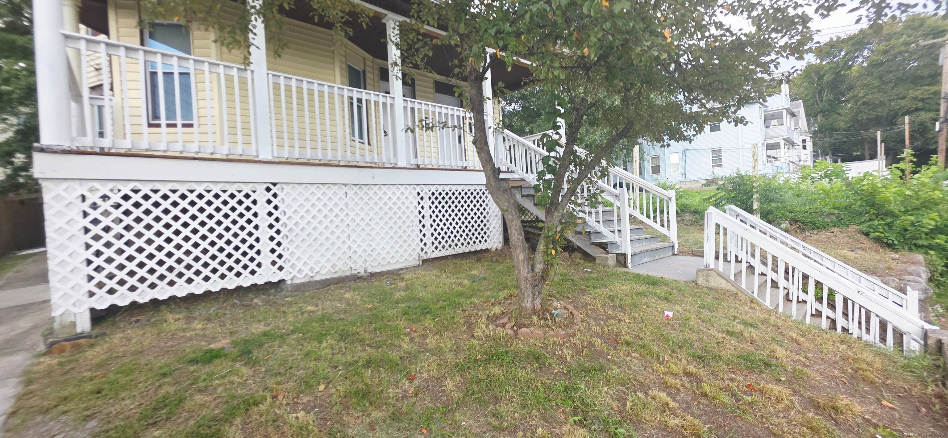 Don't miss this incredible opportunity to own a well maintained, income generating property in one of Waterbury's established neighborhoods.