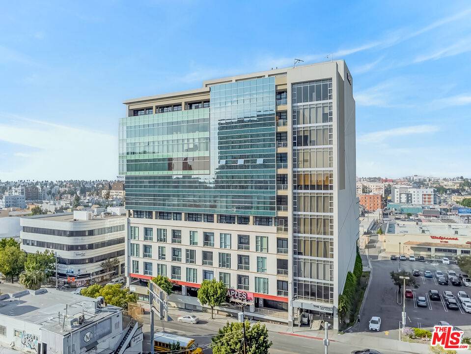 3223  W 6th St 1BR La