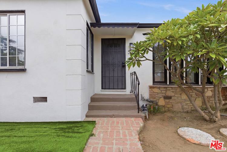 542  N Genesee Ave 3BR Hancock Park La