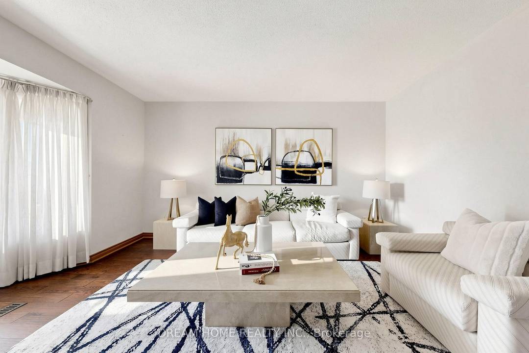 Welcome to 312 Valeria Blvd a stunning family home located in the prestigious Weston Downs community of East Woodbridge.