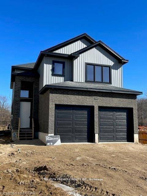 RAVINE WOODED LOT with walkout basement !