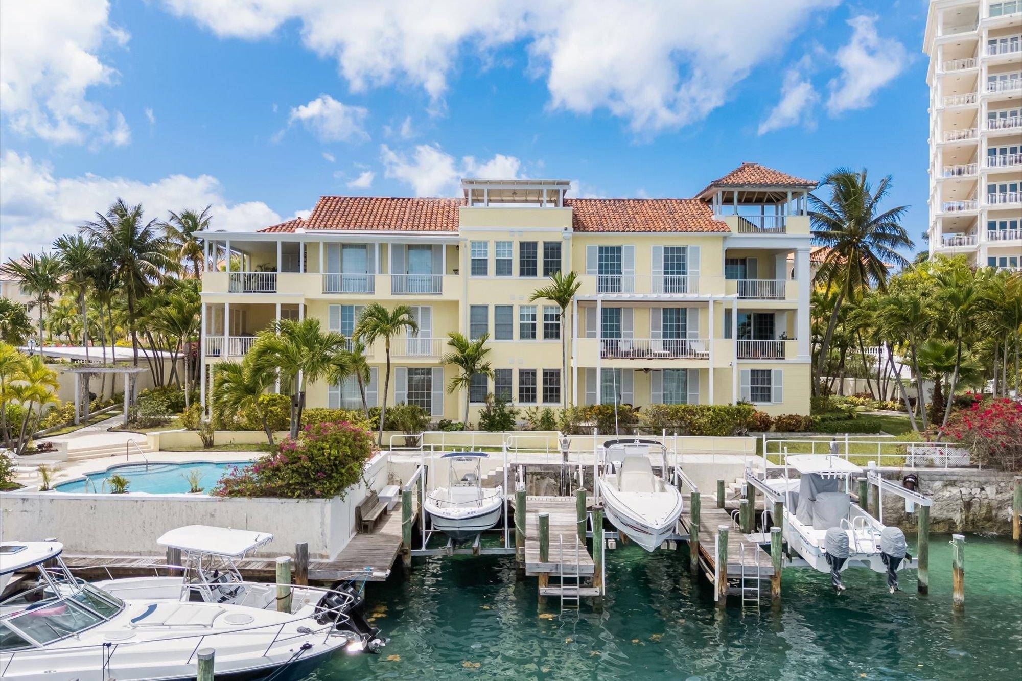 NOBLE HOUSE Condo New-Providence