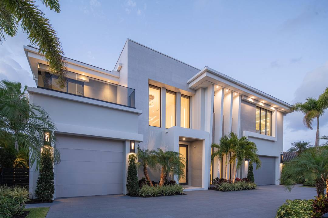 Welcome to Five Eleven Kay Terrace, an unparalleled estate crafted by Alpha Premium Development, nestled in the heart of Golden Harbour, one of Boca Raton's most prestigious neighborhoods.