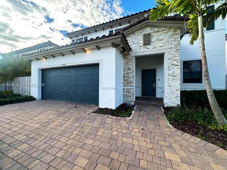 Beautiful and comfortable 5 bedroom, 3 bathroom home.