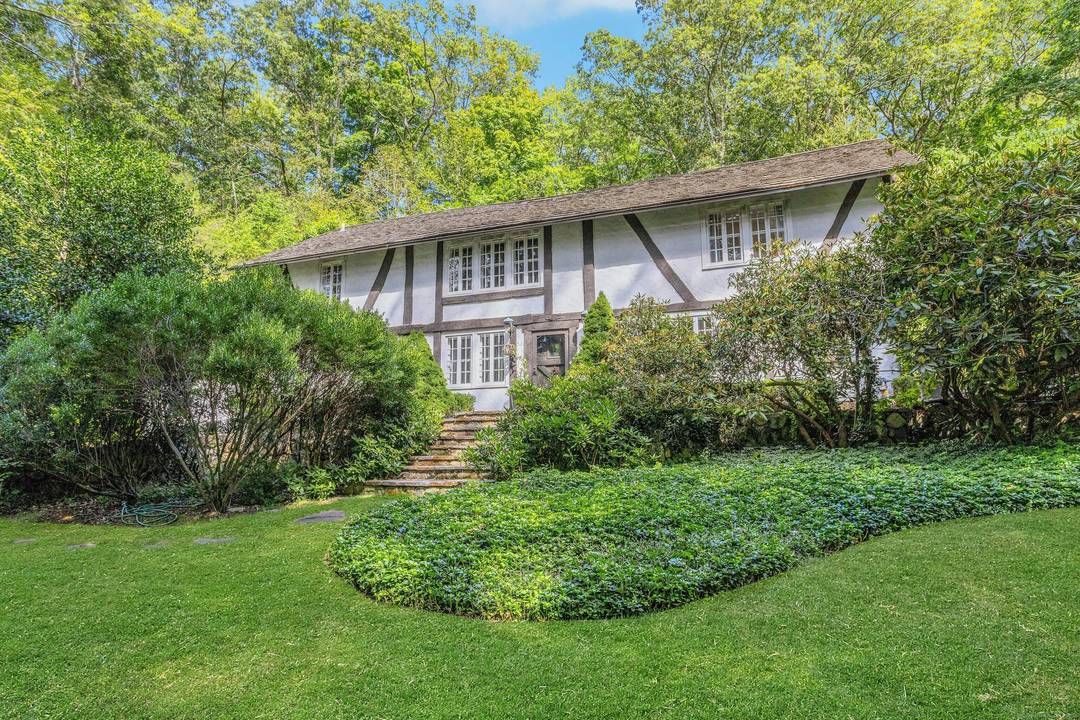 Darien Beach rights and New Canaan Schools make this a very special offering !