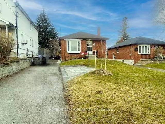 Charming bungalow Nestled in a quiet and safe neighborhood of Wexford A MUST SEE !