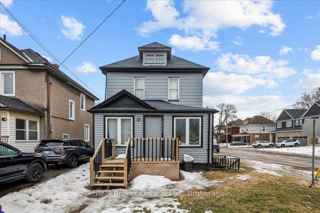 Investors Dream in the Heart of Niagara Falls !