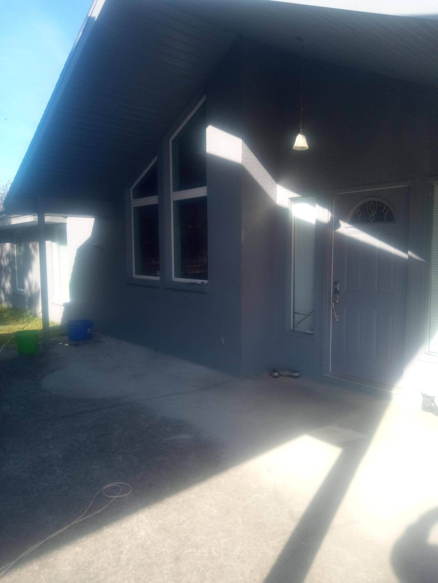 Barn for the Horses and a Home For your Family.