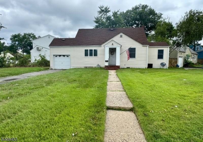 Welcome to this 4 bedroom, 2 bath home in the highly sought after area of Sunnyside, Linden.