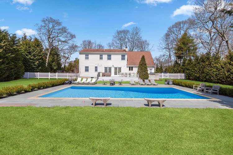 Chic Southampton Summer Retreat