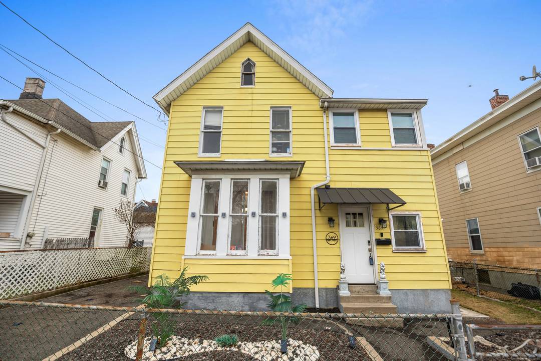 Spacious Single Family Home with Multi Generational Potential Modern Updates Discover this inviting 2, 358 sq.