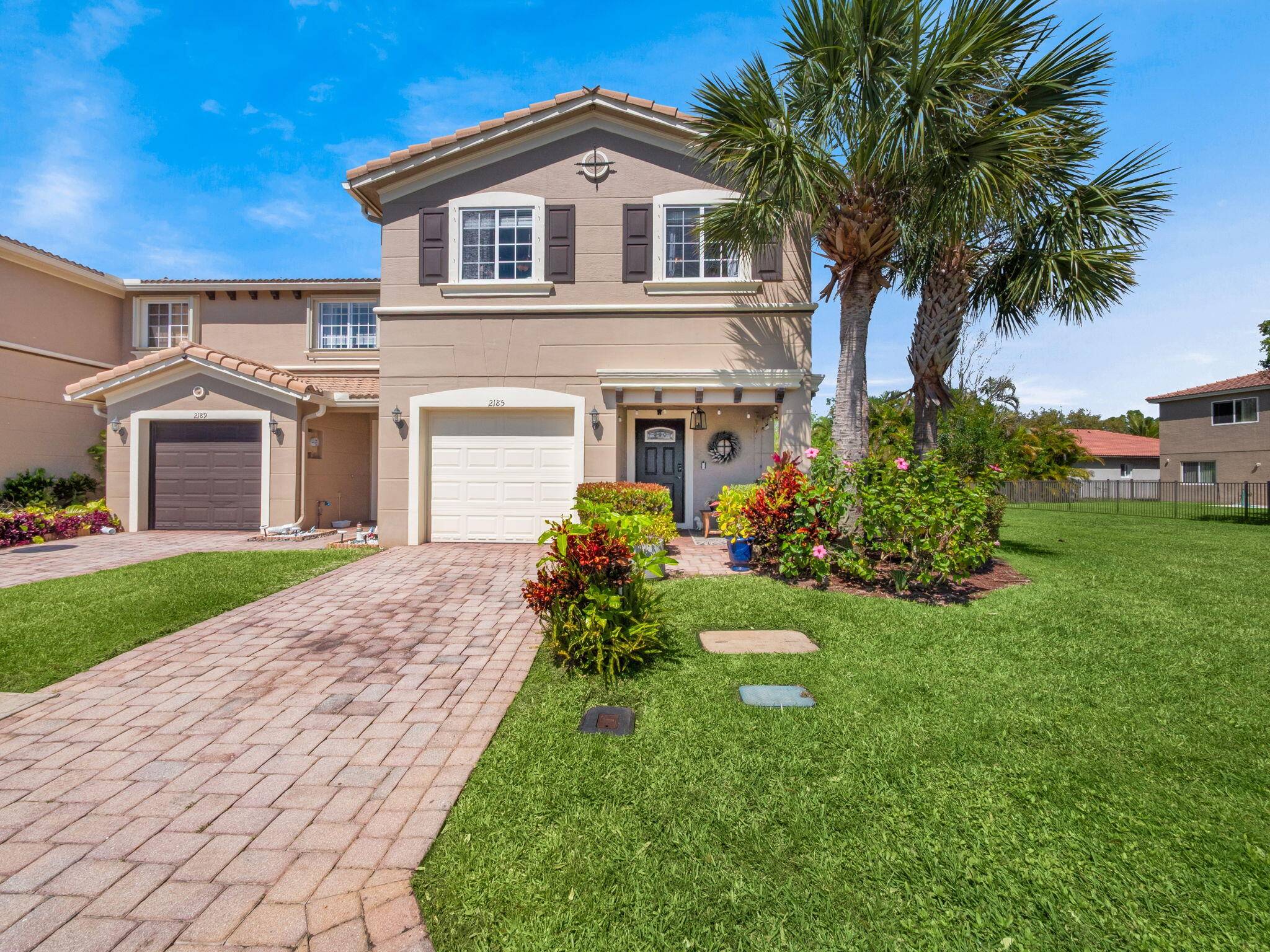 Nestled in a quiet cul de sac within the manned gated community of Newport Isles, this stunning 3 bedroom, 2.