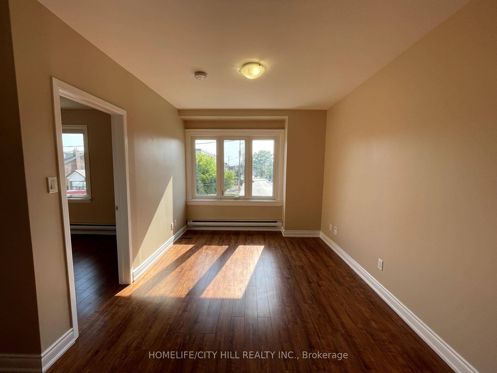Beautiful Modern 2Nd Floor Unit Located In A Fantastic Location With Lots Of Natural Sunlight, Walking Distance To Dufferin Transit, Great Kitchen, 2Nd Floor Ensuite Laundry With Washer And Dryer ...