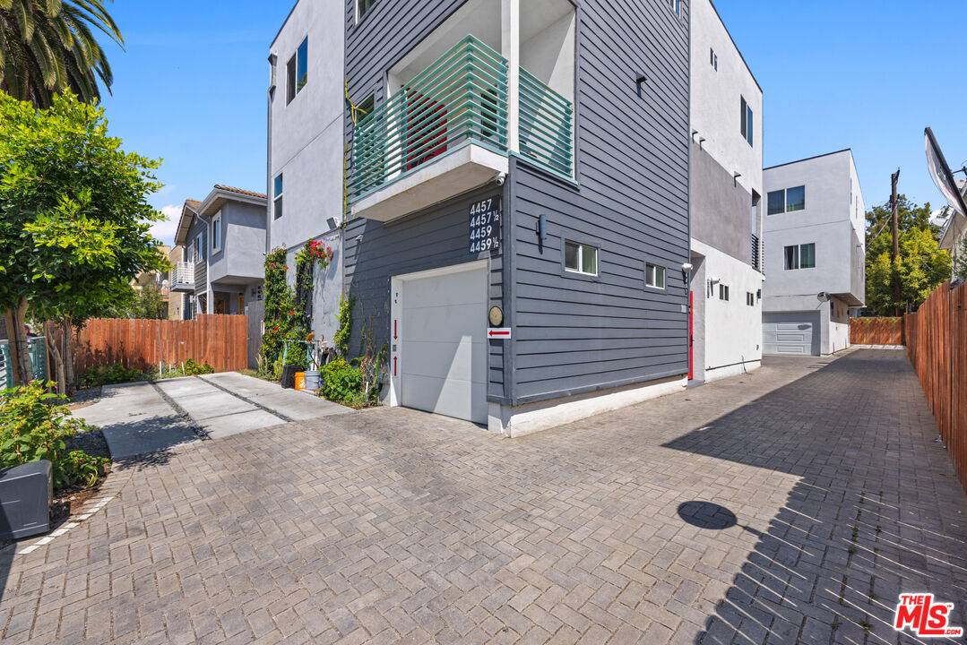 4457   Rosewood Ave 13BR Mid Wilshire La