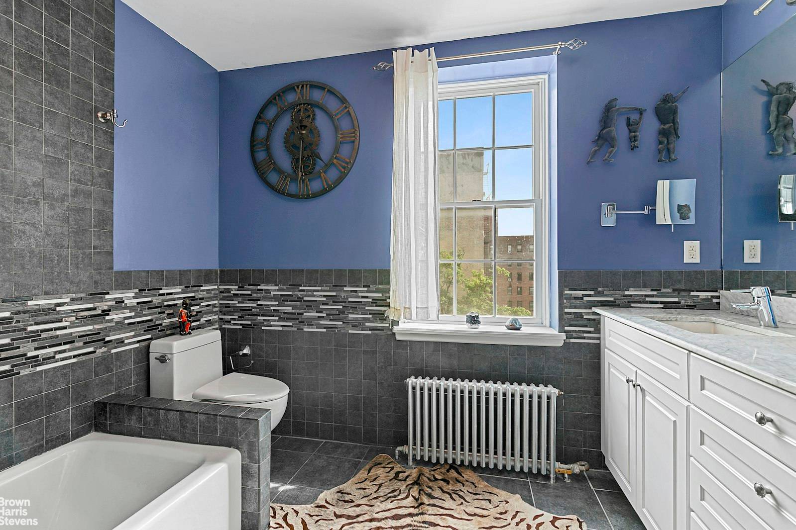 A Unique and Impeccable Georgian style Townhouse can be your next home !