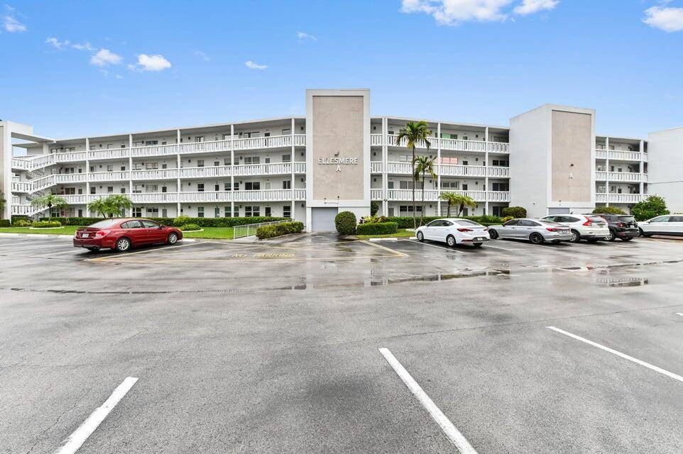 Perched amid the idyllic landscapes of Deerfield Beach, is Century Village East, a community that encapsulates both comfort and recreation.