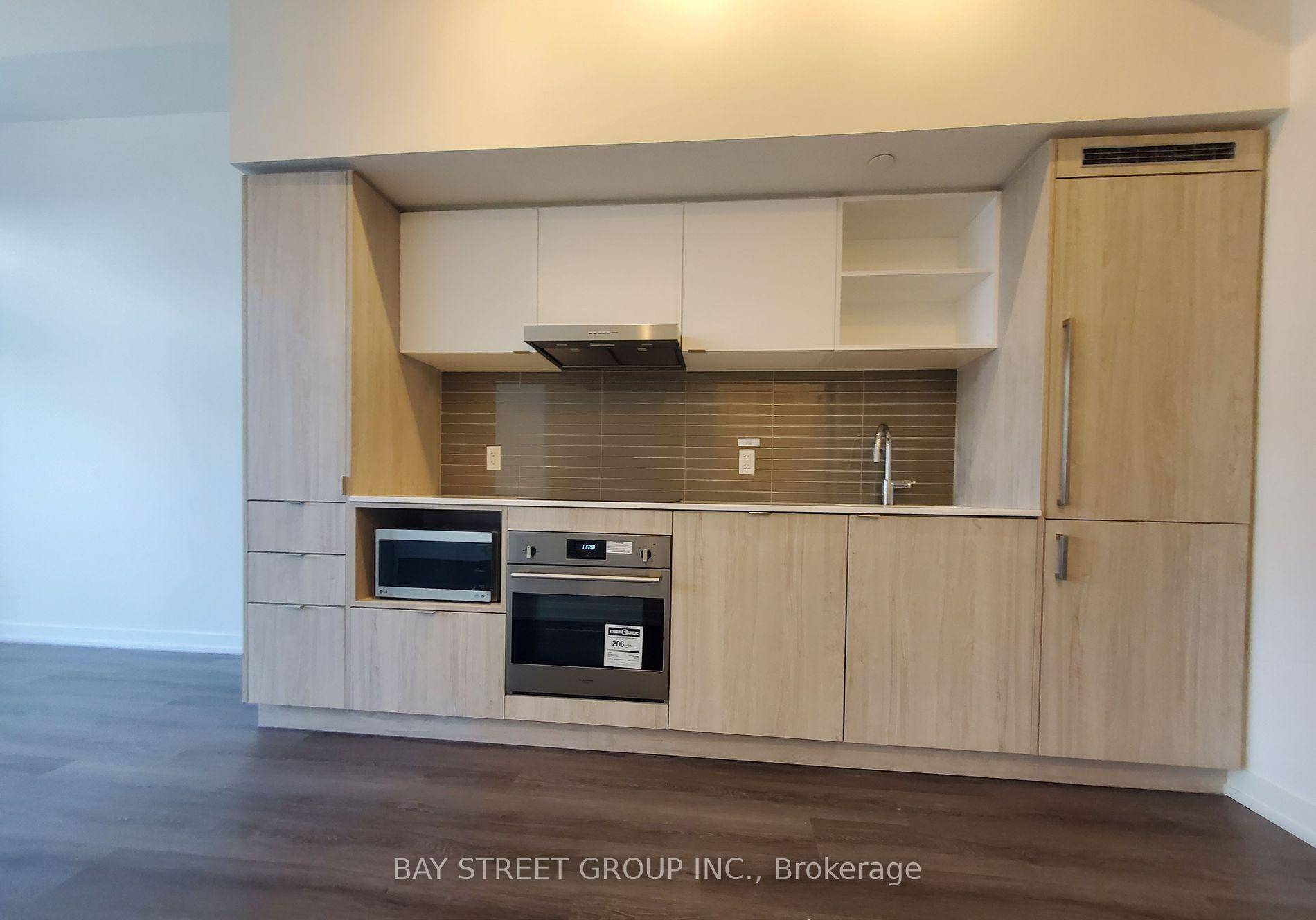 Charming One Bedroom Unit At Sugar Wharf.