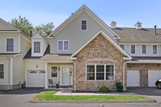 Welcome to a rarely available gem in the desirable 55 community of Gloria Commons !
