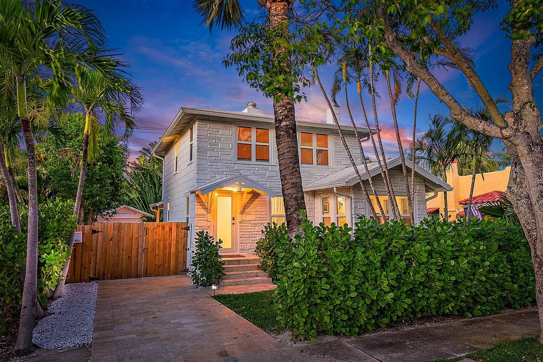 Picture Perfect 1930s Florida Bungalow.