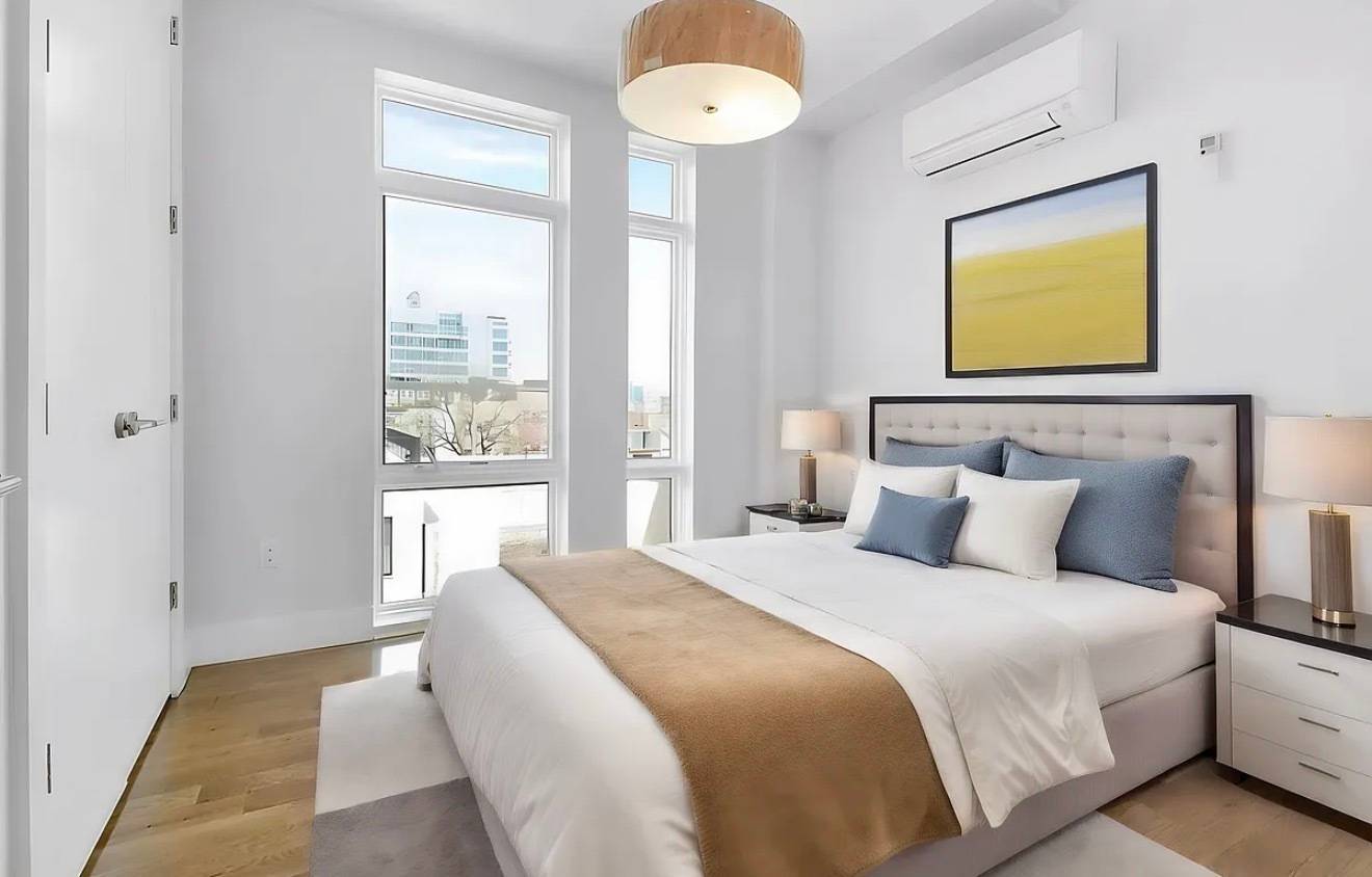 This recently renovated apartment is located in prime Williamsburg just three blocks from McCarren Park.
