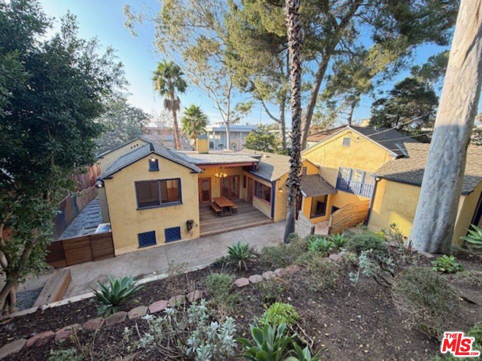 208  S Westmoreland Ave 3BR Mid Wilshire La