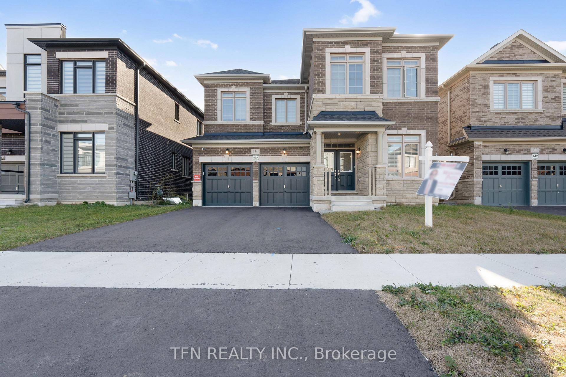 Discover almost 3100 SqFt of executive living in this breathtaking Greenpark built home, designed with elegance and functionality in mind.