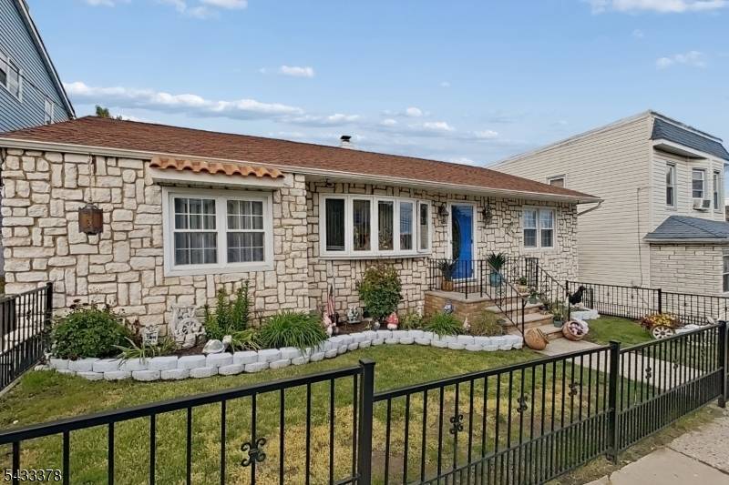 Welcome to 249 Bergen Ave in our beloved Town of Kearny !