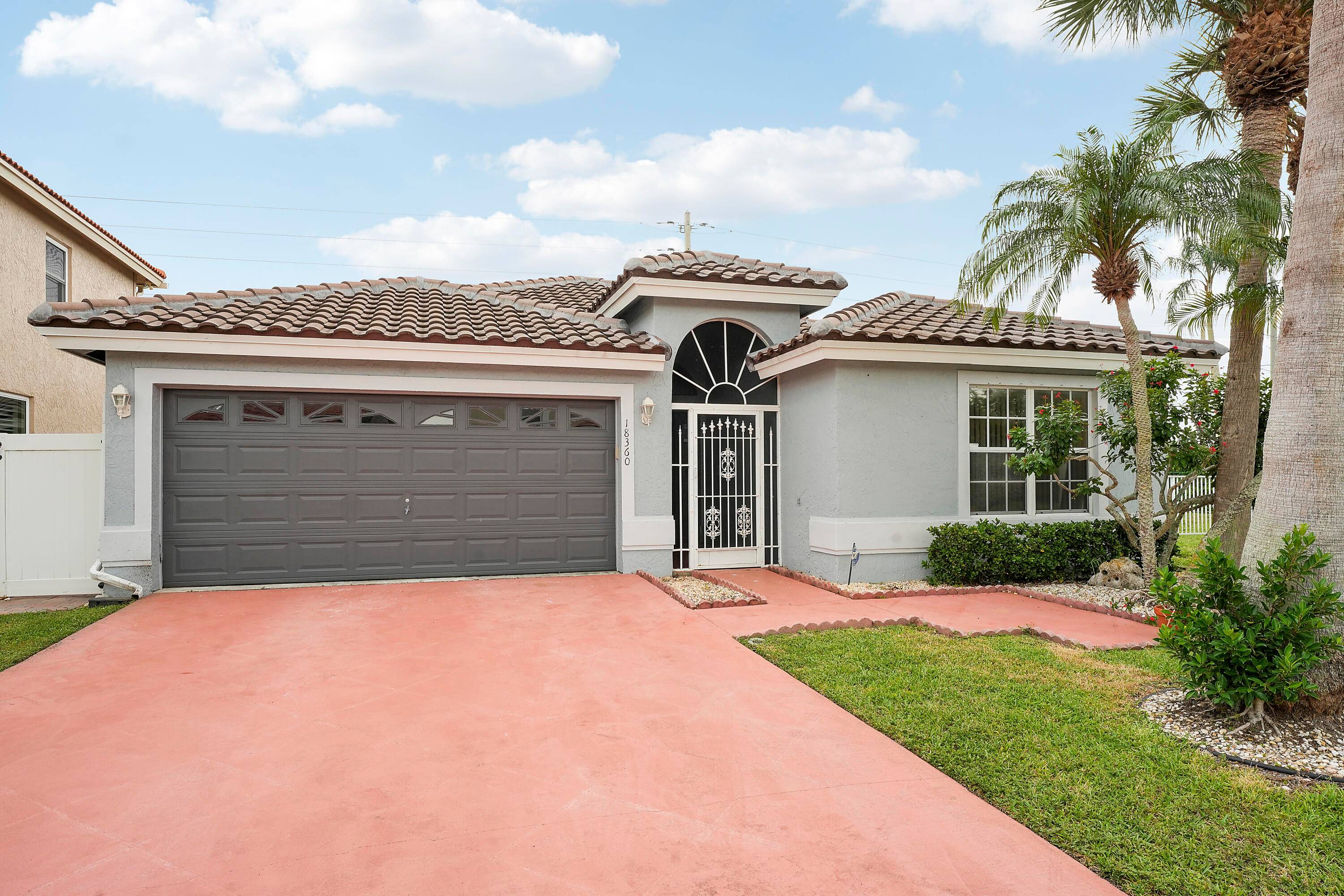 a Boca Chase beauty in the Coral Isles development.