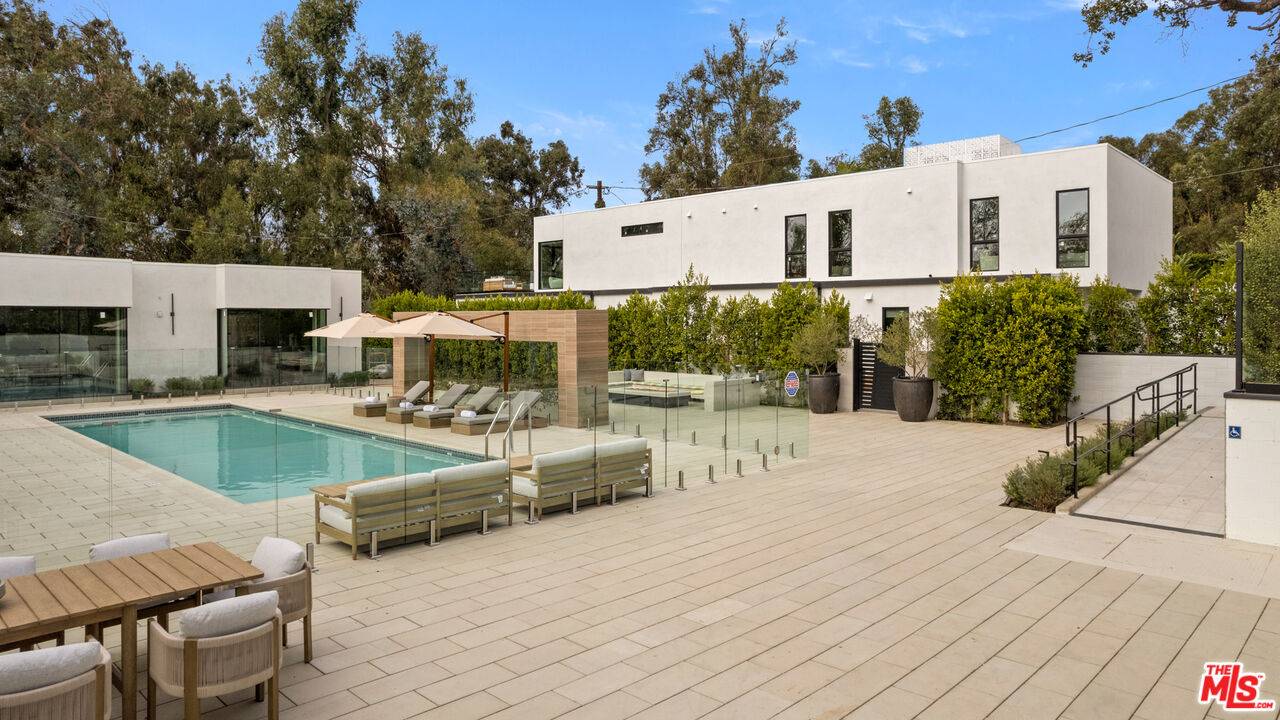 505  S Barrington Ave 2BR Brentwood La