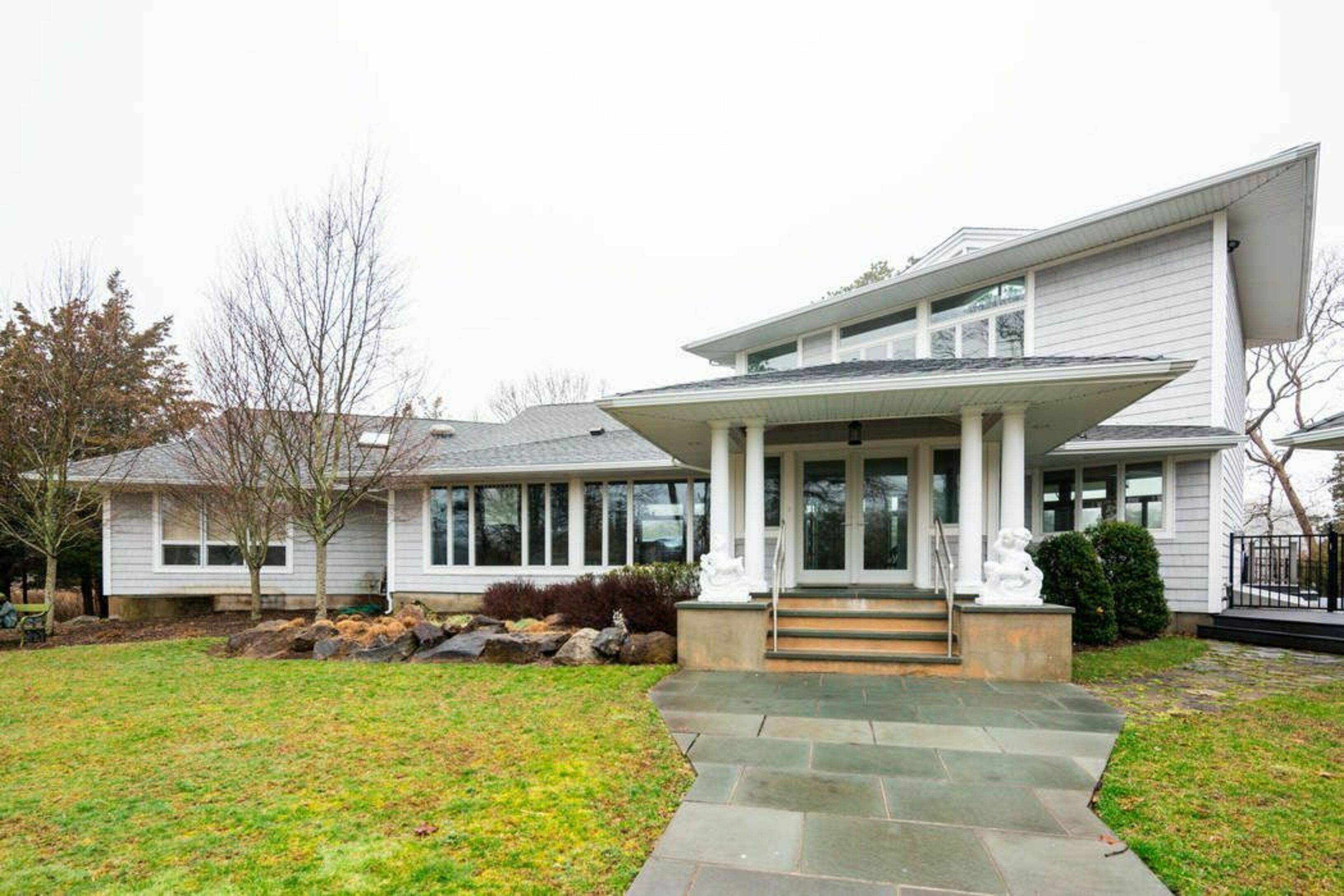 Luxurious and Elegant home in Southport section of Hampton Bays
