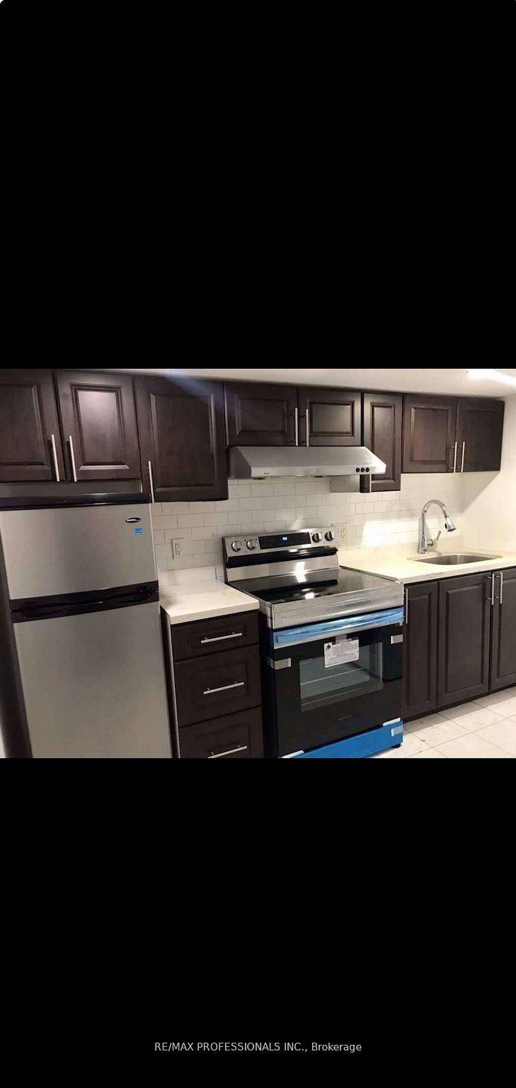 This spacious 1 Bedroom, 2 bathroom basement unit at 26 Coronado Drive in Toronto offers a comfortable and private living space, featuring a large bedroom with an ensuite bathroom and ...