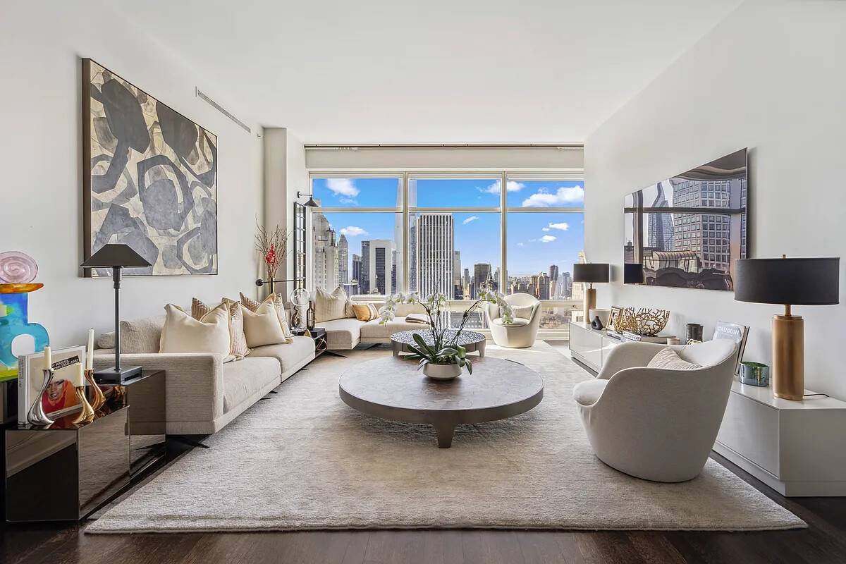 One of the most sought after unit lines at One Beacon Court, New York's most prestigious new Upper East Side Condominium.