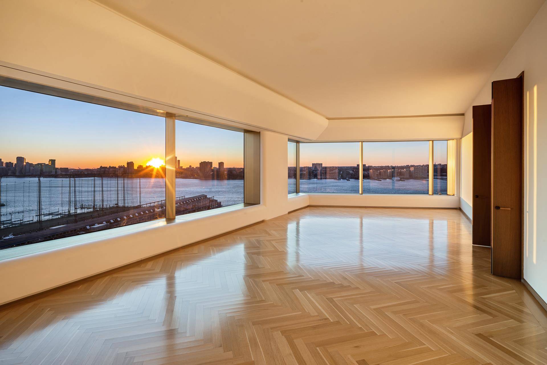 RARELY AVAILABLE HIGH FLOOR A LINE 4 BEDROOM, 4.