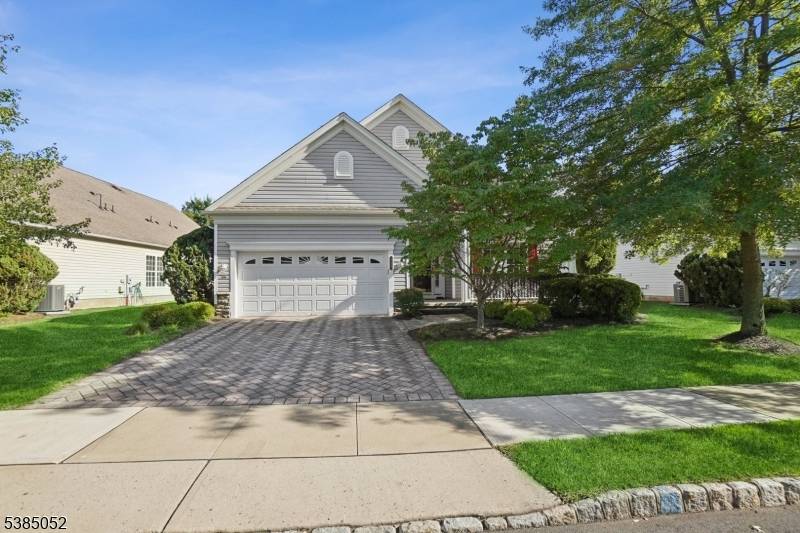 Welcome to this gorgeous Brighton 2 bedroom home in Somerset Run !