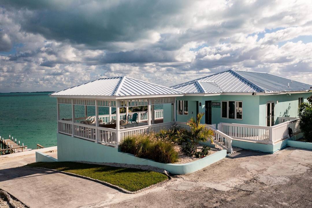 PERKY PELICAN Single Family Home Abaco