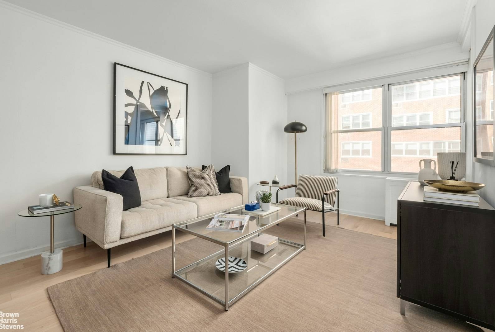 Located right near Gramercy Park, this recently renovated apartment has it all including brand new flooring and central AC !