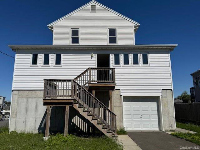 Waterfront Colonial Gem Rebuilt in 2021 amp ; Dock Ready This beautifully Colonial home offers stunning water views and direct waterfront access with the potential to build your own private ...